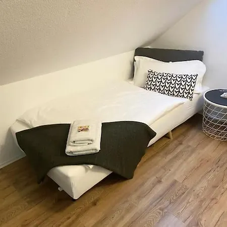 Schnuckeliges Dachgeschoss-apartment 헤렌베르그
