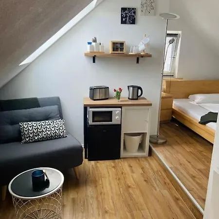 아파트 Schnuckeliges Dachgeschoss-apartment 헤렌베르그