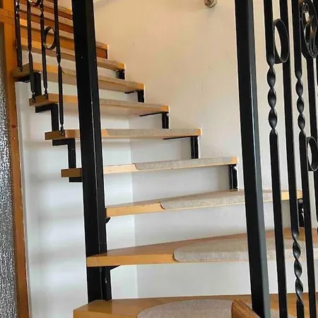 Schnuckeliges Dachgeschoss-apartment * 헤렌베르그