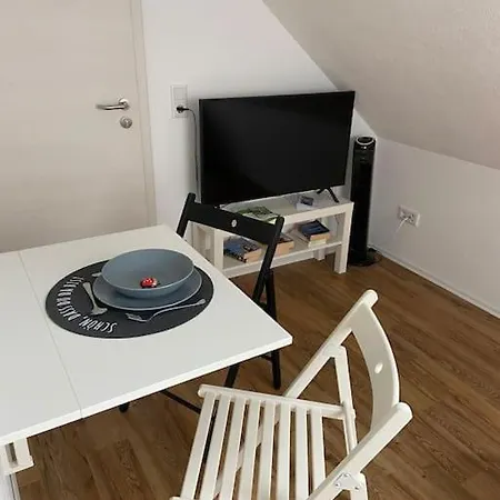 Schnuckeliges Dachgeschoss-apartment 헤렌베르그