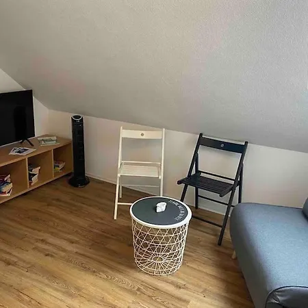 Schnuckeliges Dachgeschoss-apartment 아파트