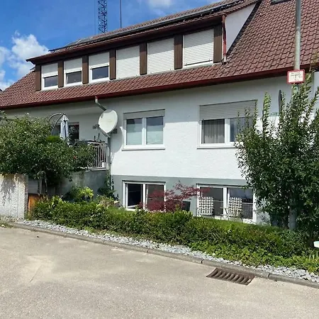 아파트 Schnuckeliges Dachgeschoss-apartment